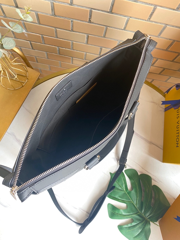 ルイヴィトンバッグ着用イメージ